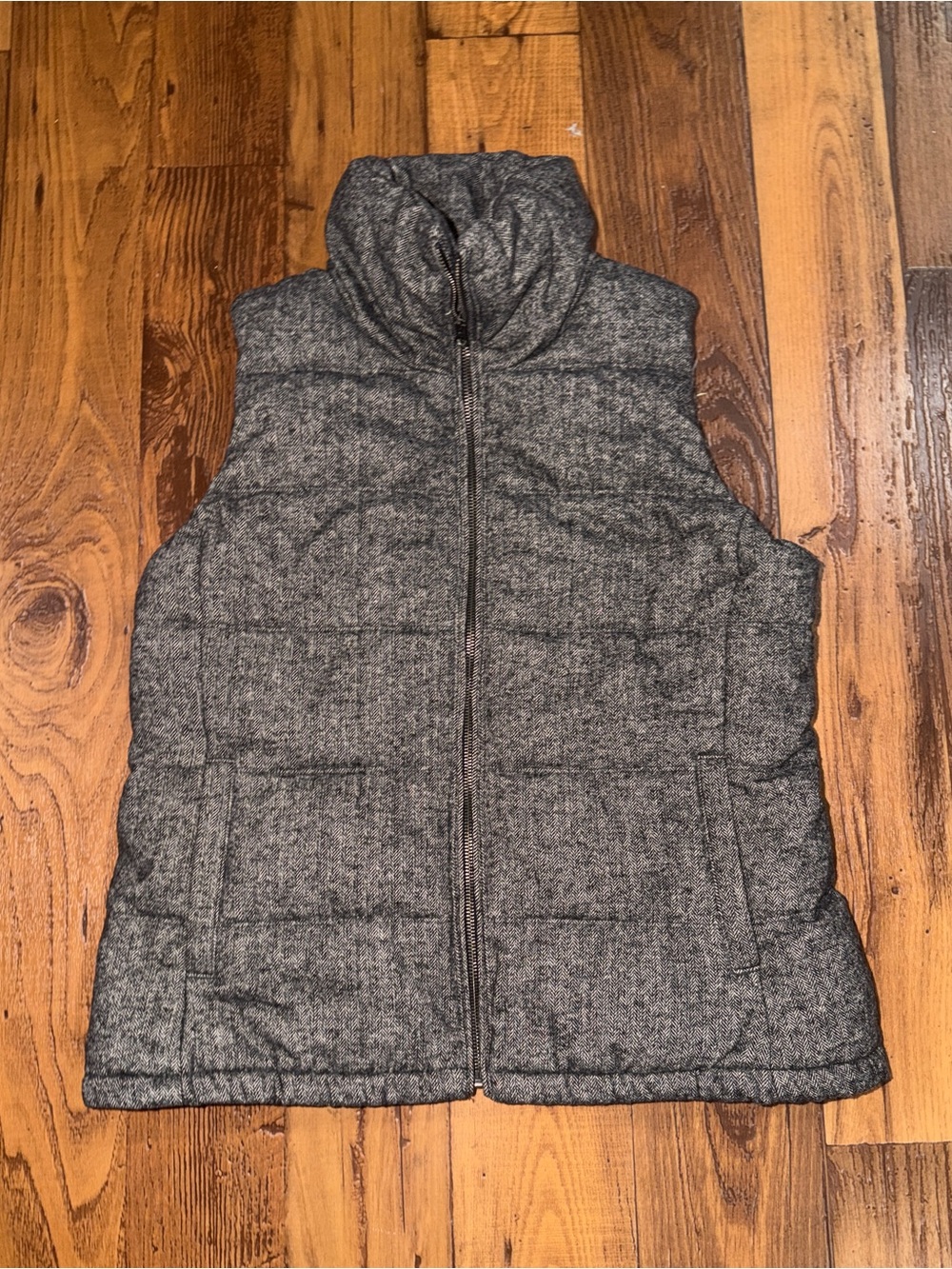 LIKE NEW- Puffer Vest for Women- Large